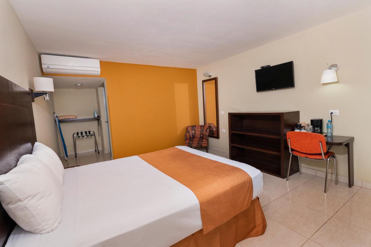 El Camino Hotel & Suites Heroica Caborca Ngoại thất bức ảnh