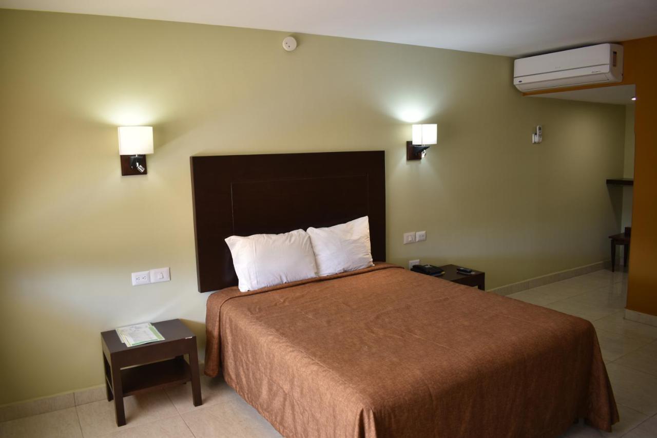 El Camino Hotel & Suites Heroica Caborca Ngoại thất bức ảnh